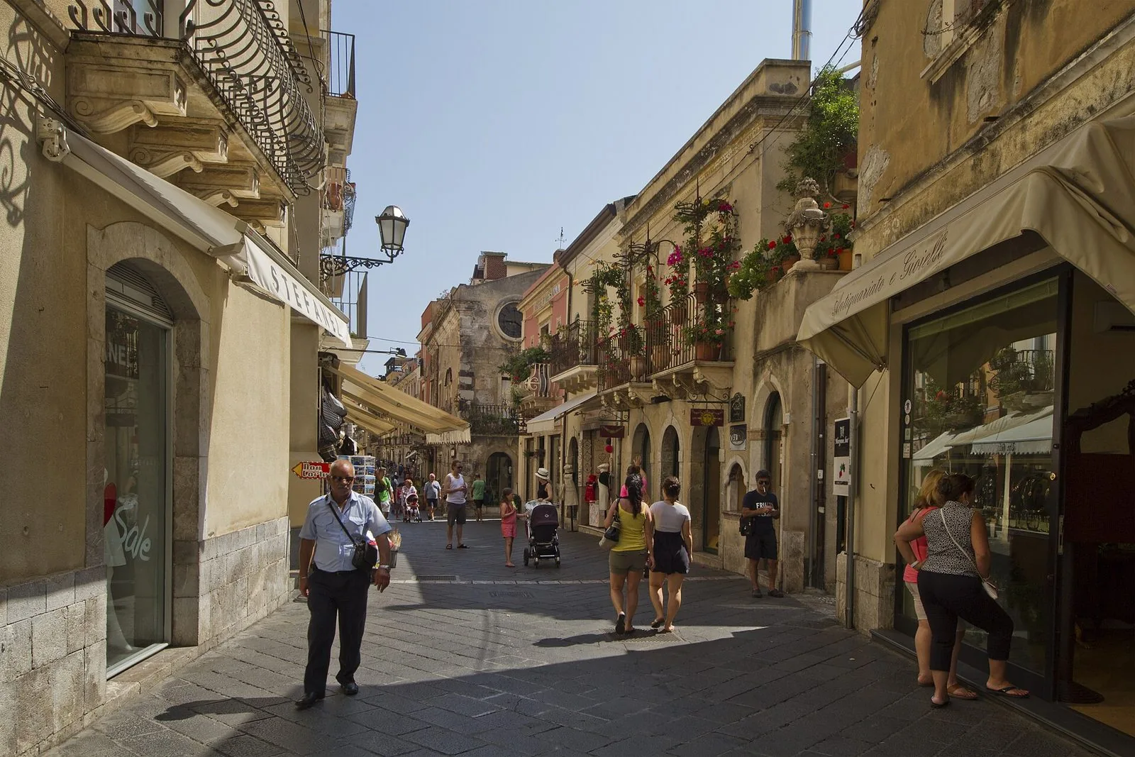 Il Corso Umberto a Taormina